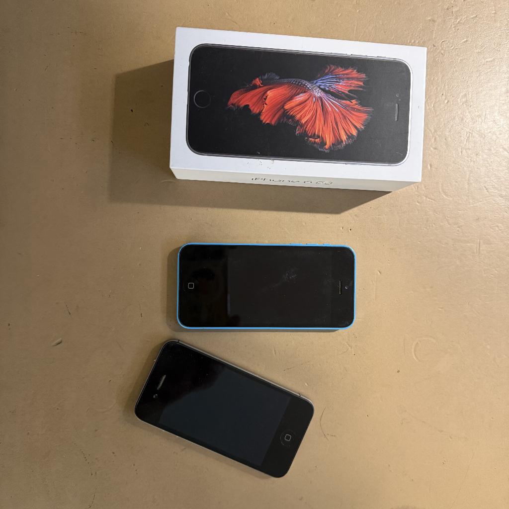 Oude iPhone modellen voor de verzamelaar, Telecommunicatie, Mobiele telefoons | Apple iPhone, Verzenden, Gebruikt, Zwart, IPhone 4