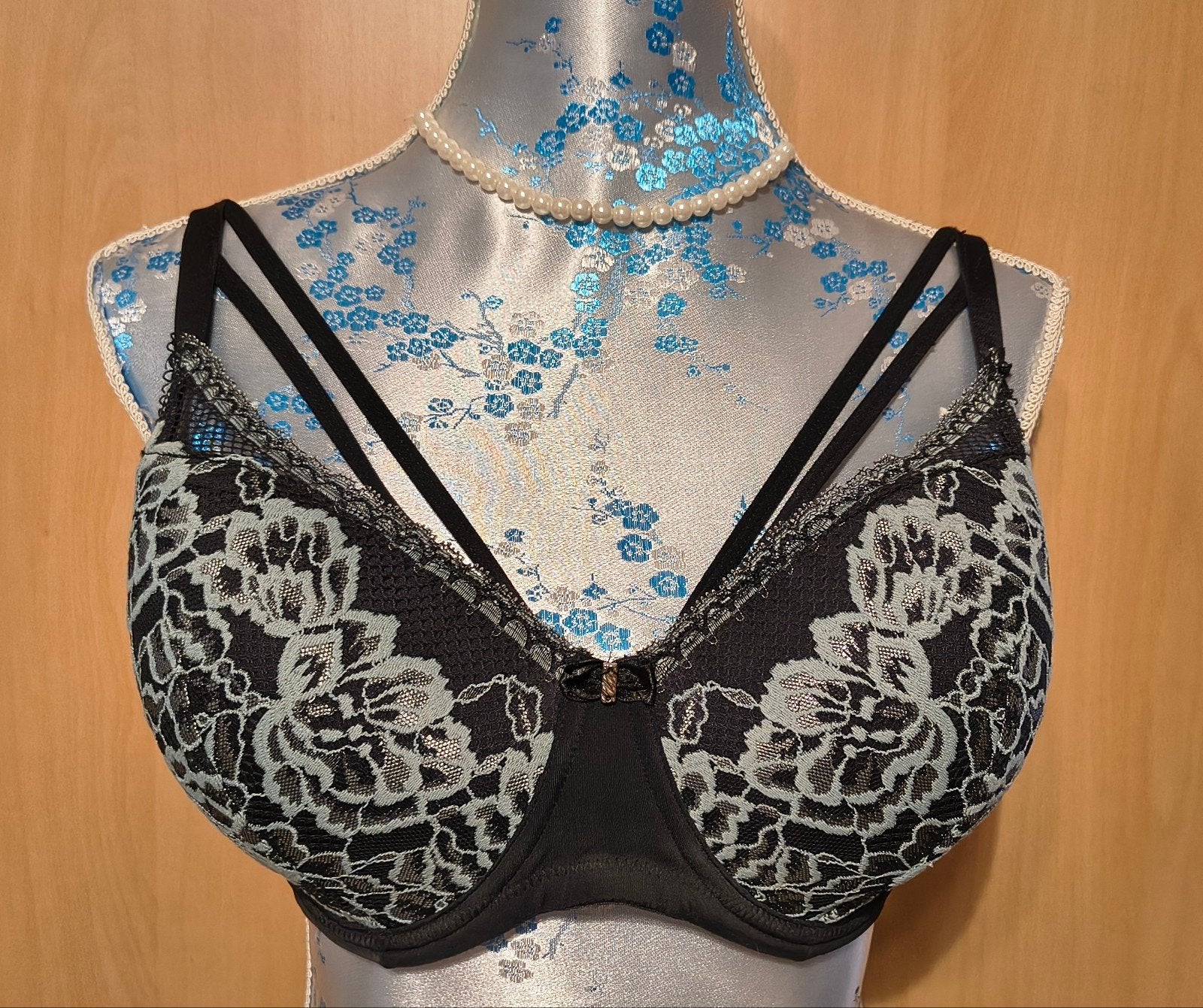 Sapph Zwarte BH met Kant en Strappy Details - Maat 80E, Sapph, Ophalen of Verzenden, Zwart, BH