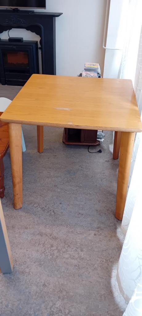 Houten eettafel, vierkant, gebruikt, Huis en Inrichting, Tafels | Eettafels, Ophalen, Gebruikt, 50 tot 100 cm, Vierkant