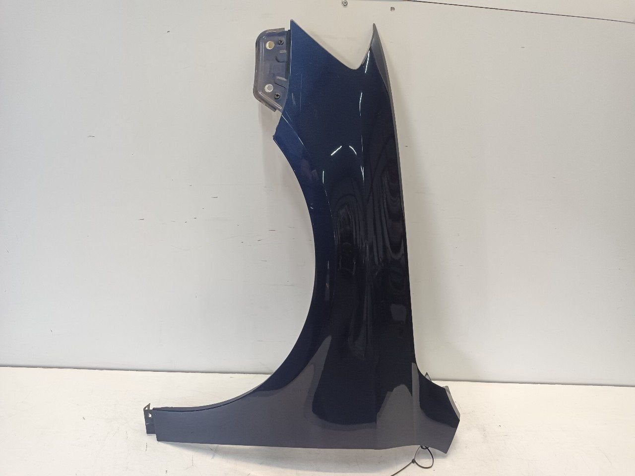 Spatbord links voor Volkswagen Passat, Onderdelen@venauto.nl, Van der Ven Autorecycling B.V., Gebruikt, Ettenseweg 76, 4706 PB Roosendaal, The Netherlands
