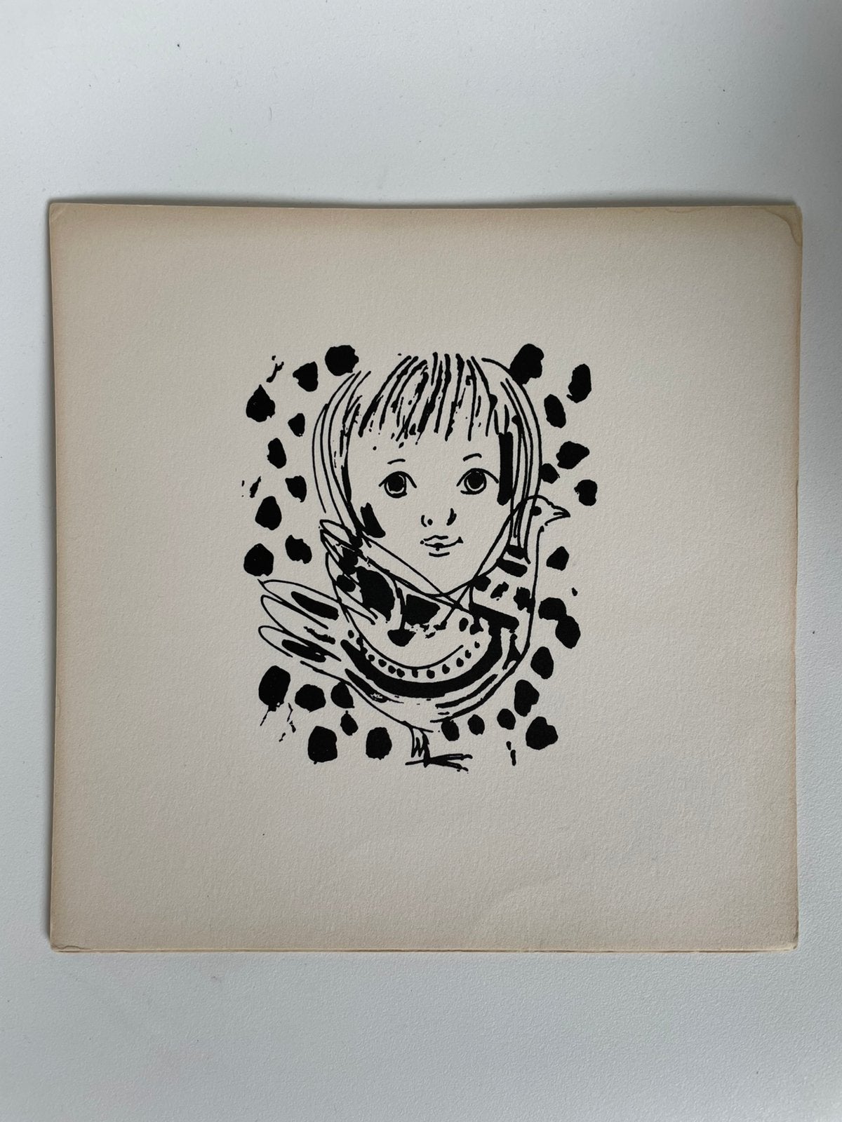 Houtsnede grafiek ‘duivenkind’ fraaie druk. Hoogte ca. 25 cm, Ophalen of Verzenden, Portret, Houtsnede