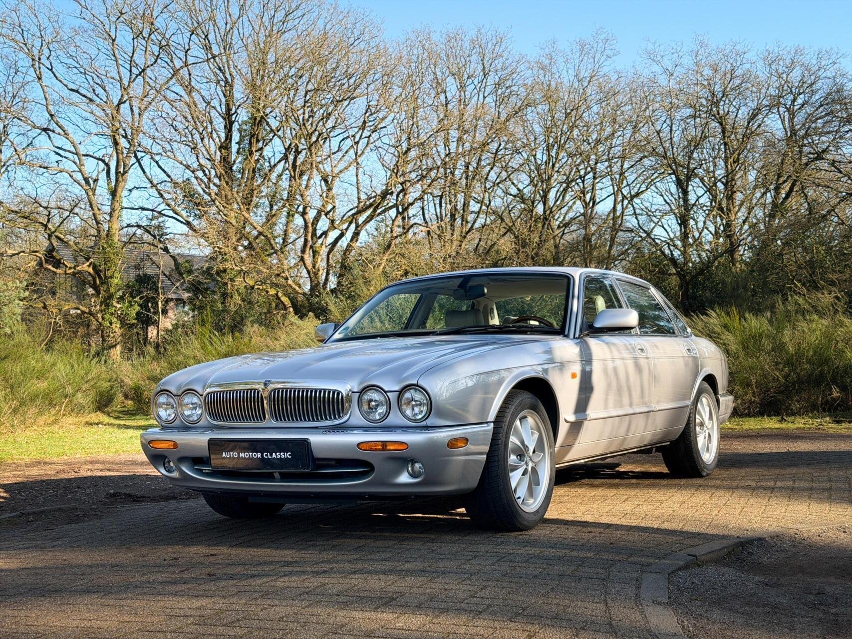 Jaguar XJ 3.2 V8 Executive | Platinum Silver | Youngtimer, Traction-control, Gebruikt, Bedrijf, Sedan
