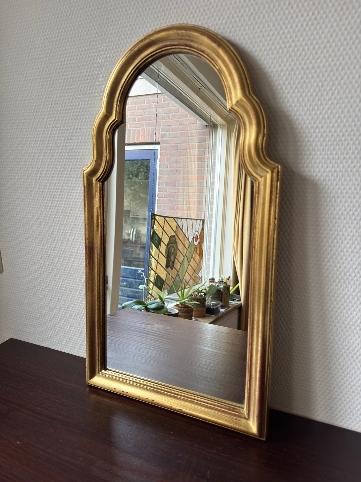 Kleine DeKnudt Boogspiegel Wandspiegel Spiegel Goud Verguld, Minder dan 50 cm, Ophalen of Verzenden, Zo goed als nieuw, Minder dan 100 cm