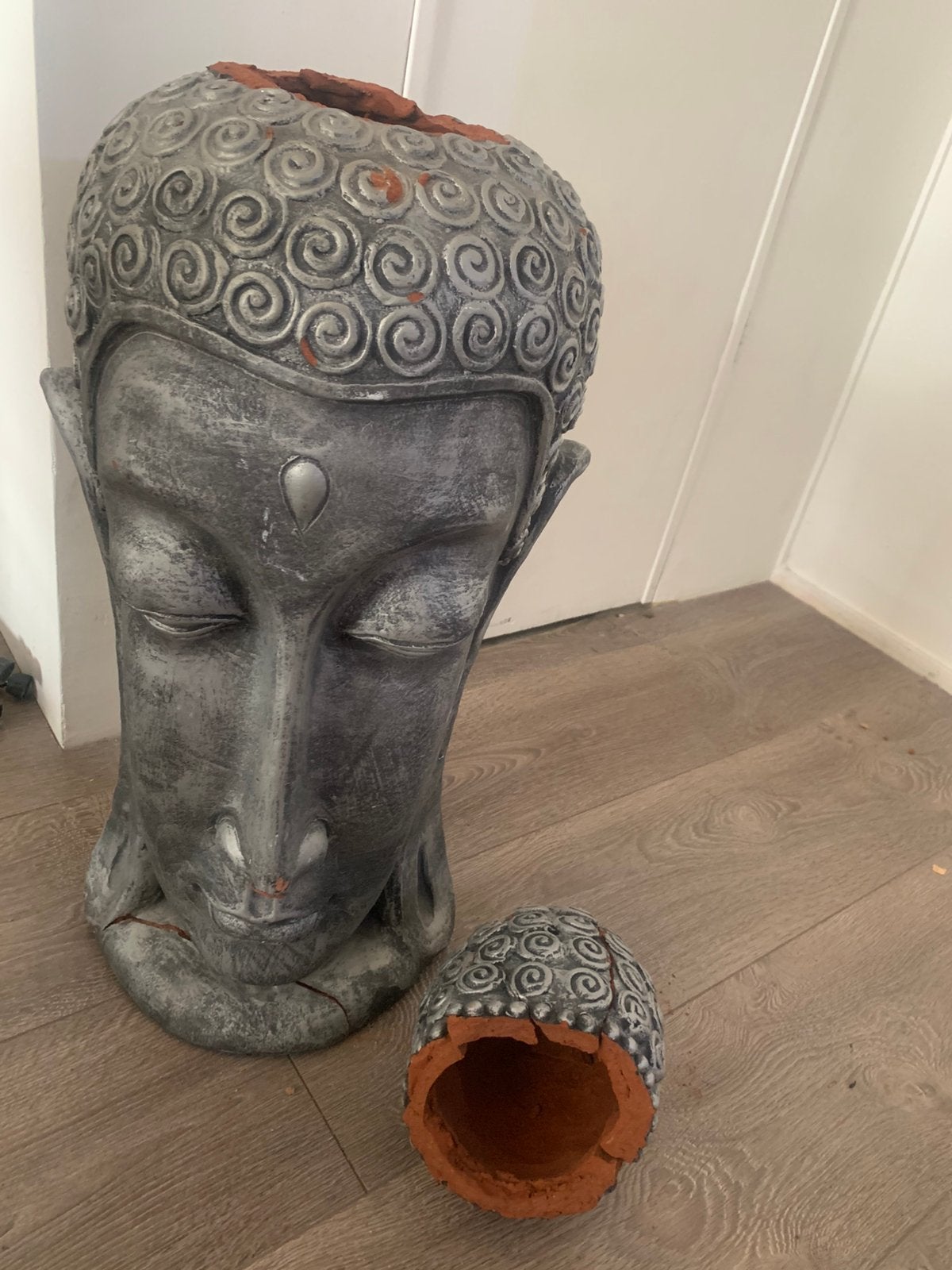Boedha ( wie wil hier nog een japanse kintsugi mee doen, Ophalen, Gebruikt, Steen/keramiek, Bruin