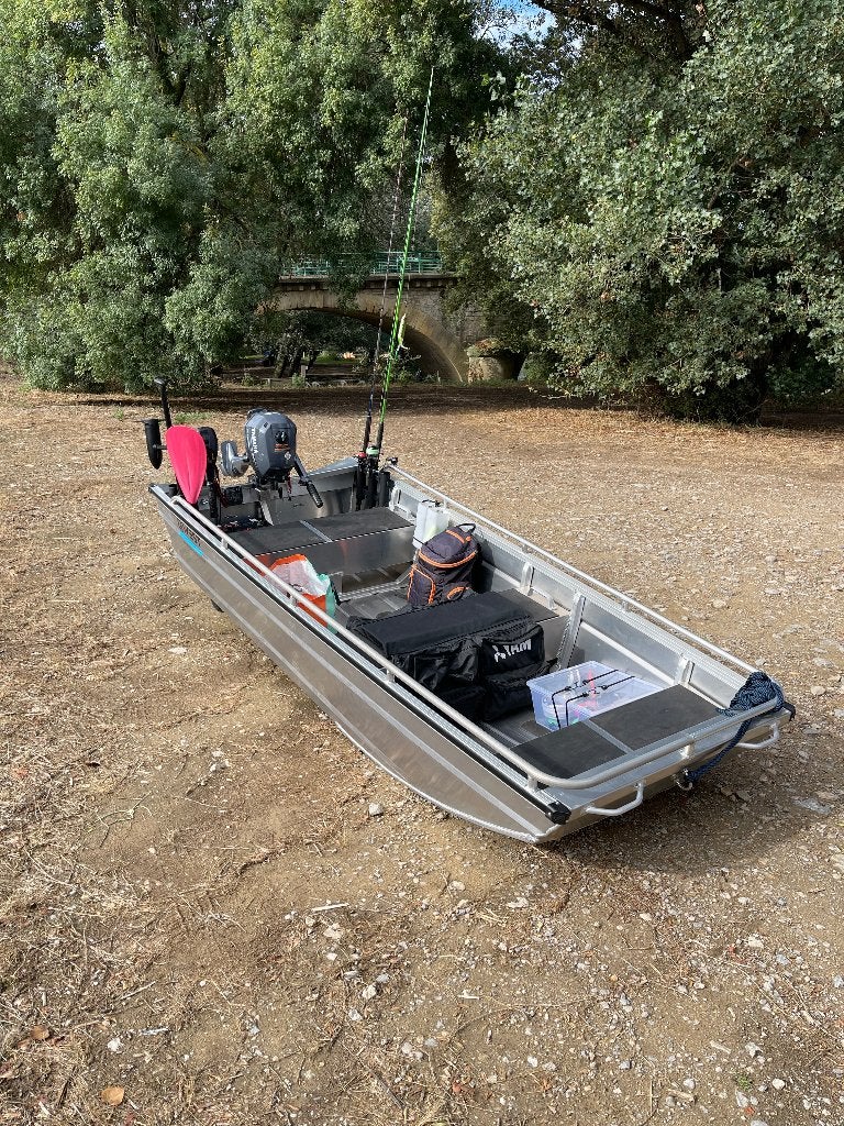 Visboot tourboot een platbodem met yamaha 2,5 pk kortstaart, Watersport en Boten, Ophalen, Zo goed als nieuw, Overige typen, Motorboot