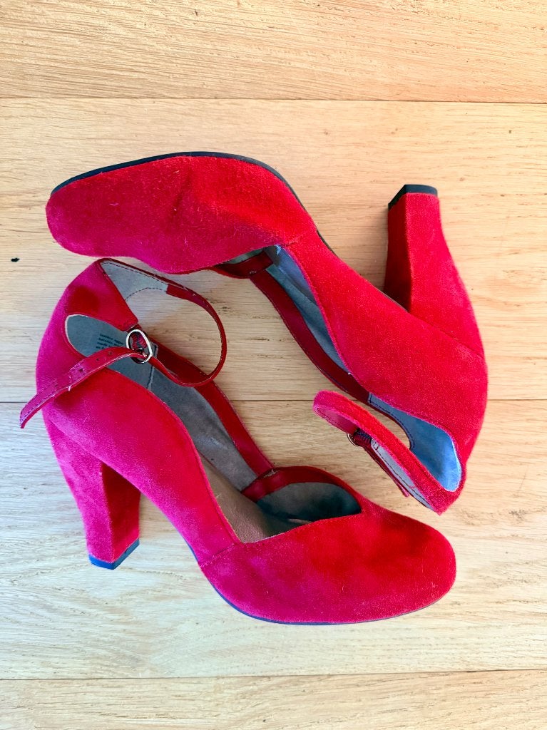 Rood suede fifties shoes hoge hak, 41, Seychelles, Ophalen of Verzenden, Zo goed als nieuw, Schoenen met hoge hakken