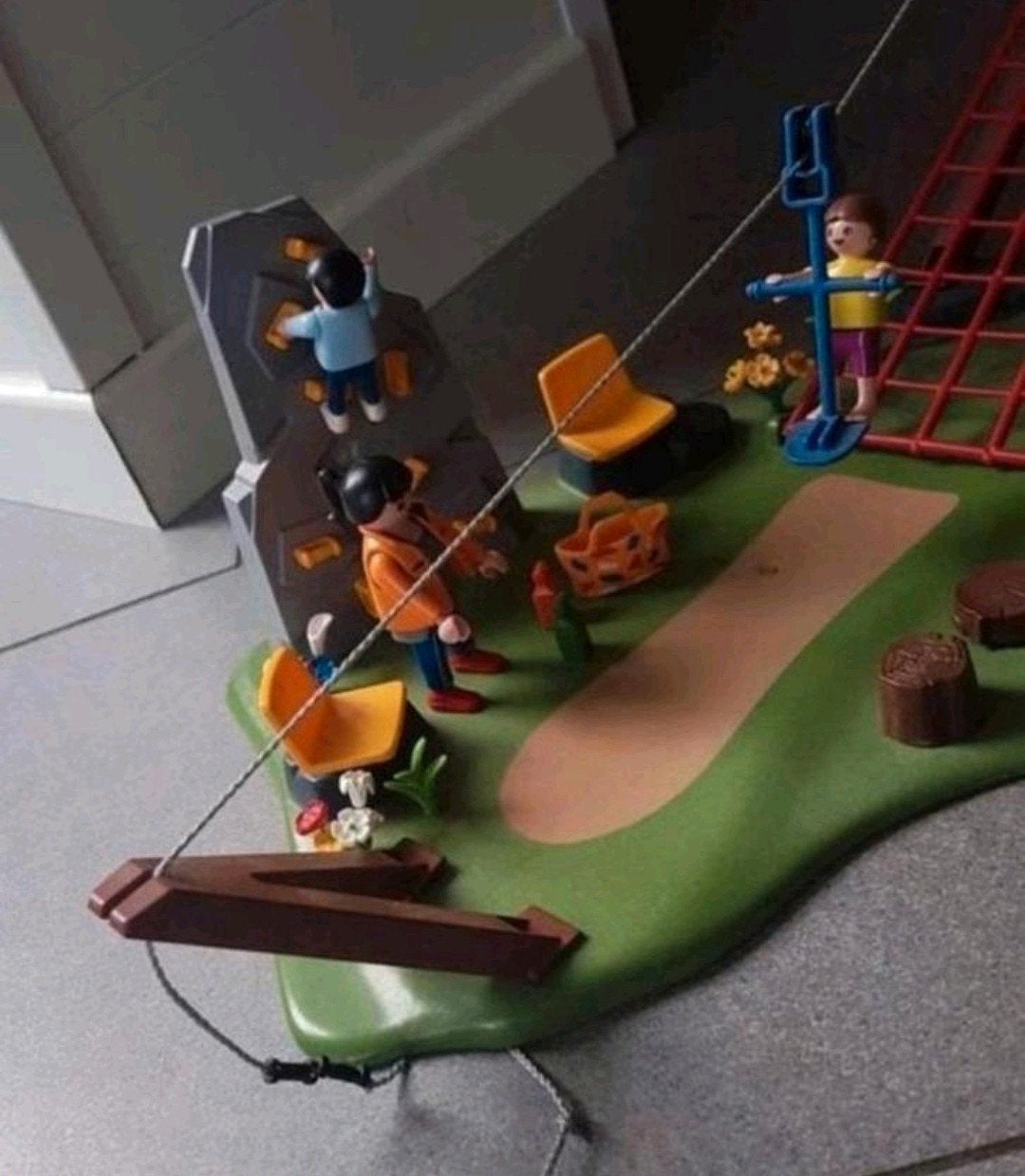 NIEUWE GROTE PLAYMOBIL SPEELTUIN COMPLEET

€ 25,00, Ophalen of Verzenden, Nieuw