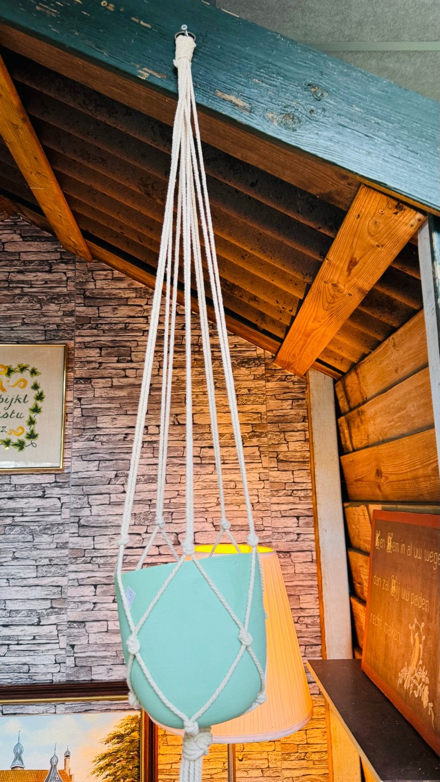Macramé plantenhanger met mintgroene pot, Groen, Boho, Ophalen of Verzenden, Zo goed als nieuw