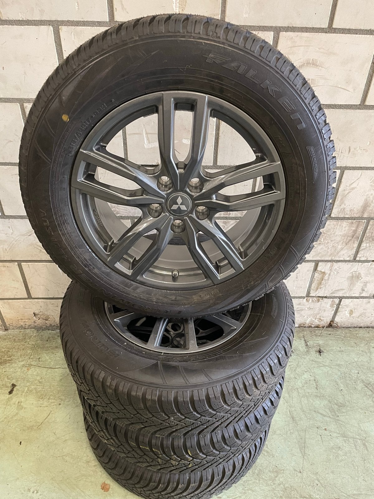 17" Mitsubishi Outlander velgen + Falken winterbanden nieuw, 215 mm, Banden en Velgen, Nieuw, 17 inch