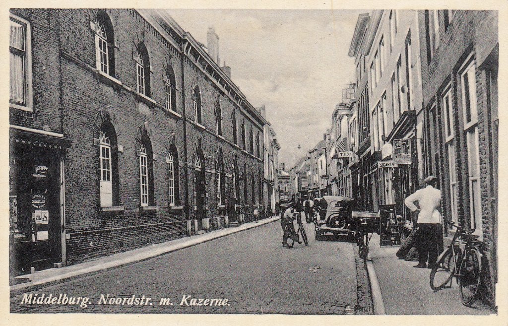 Middelburg  -  Noordstraat met Kazerne              =0032=, Ophalen of Verzenden, 1920 tot 1940, Ongelopen, Zeeland