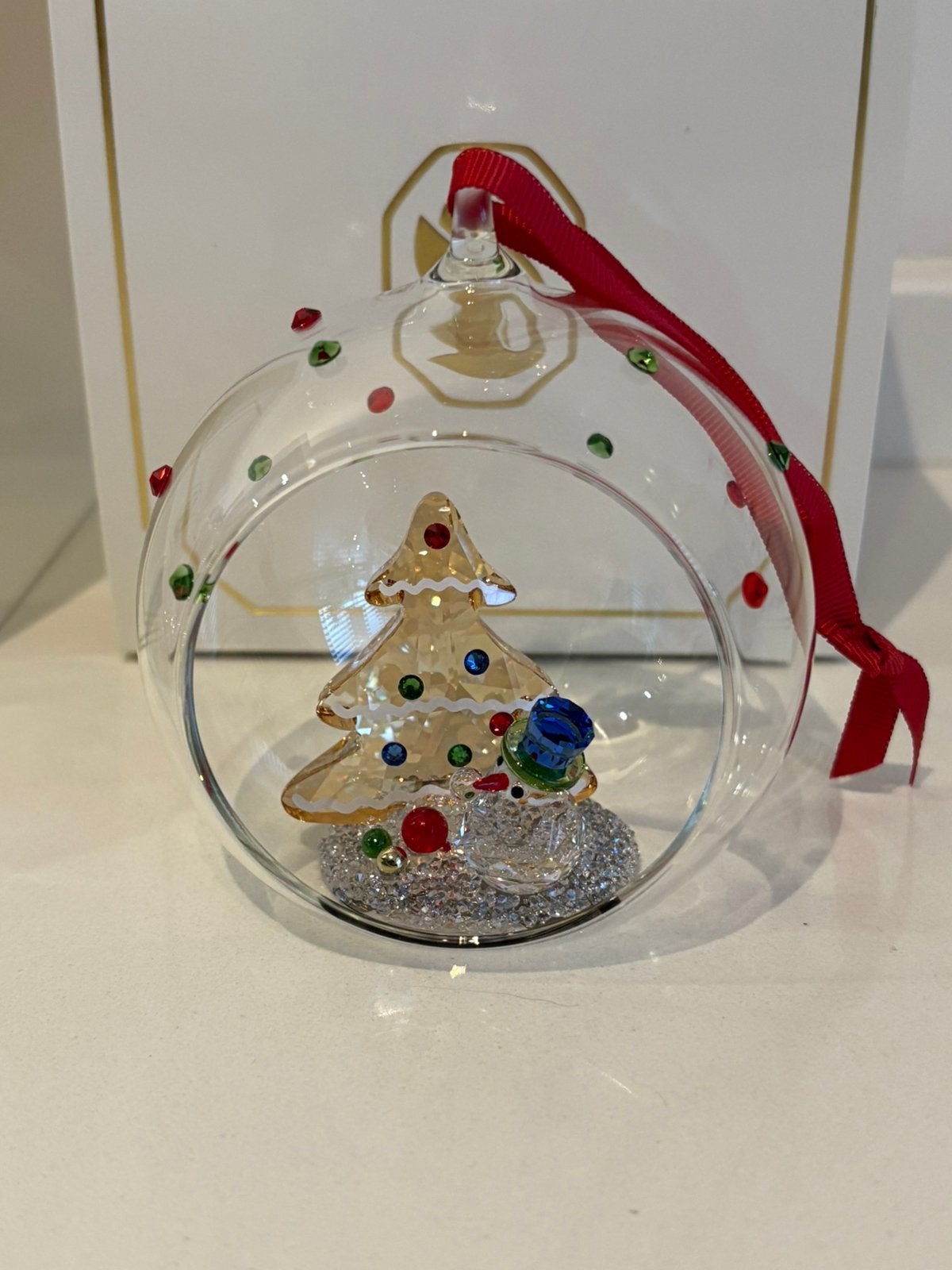 Swarovski kerst tafereel in kerstbal, Verzamelen, Swarovski, Ophalen of Verzenden, Zo goed als nieuw, Figuurtje