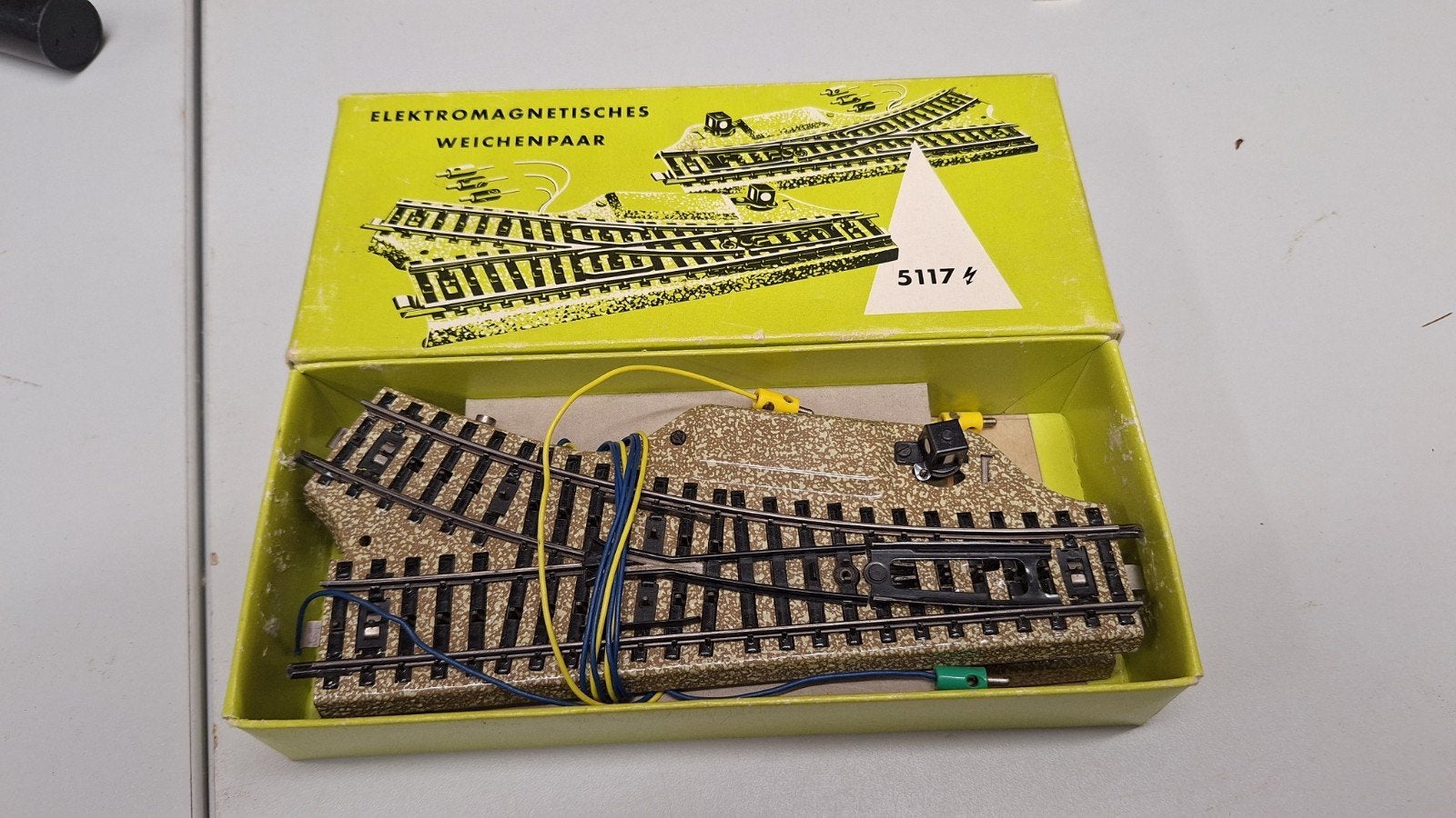 Märklin 5117 Elektrisch Wisselpaar M-rail, Wisselstroom, Gebruikt, Rails, Ophalen of Verzenden