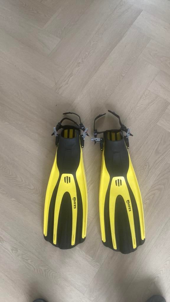 Mares buiten vinnen, Watersport en Boten, Duiken, Ophalen of Verzenden, Zo goed als nieuw, Zwem- of Duikvliezen