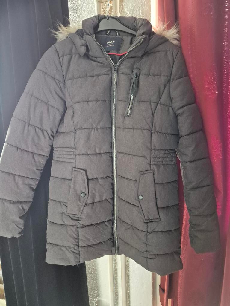 ONLY maat S gewatteerde jas met capuchon en imitatiebont, Nieuw, Ophalen of Verzenden, ONLY, Maat 36 (S)