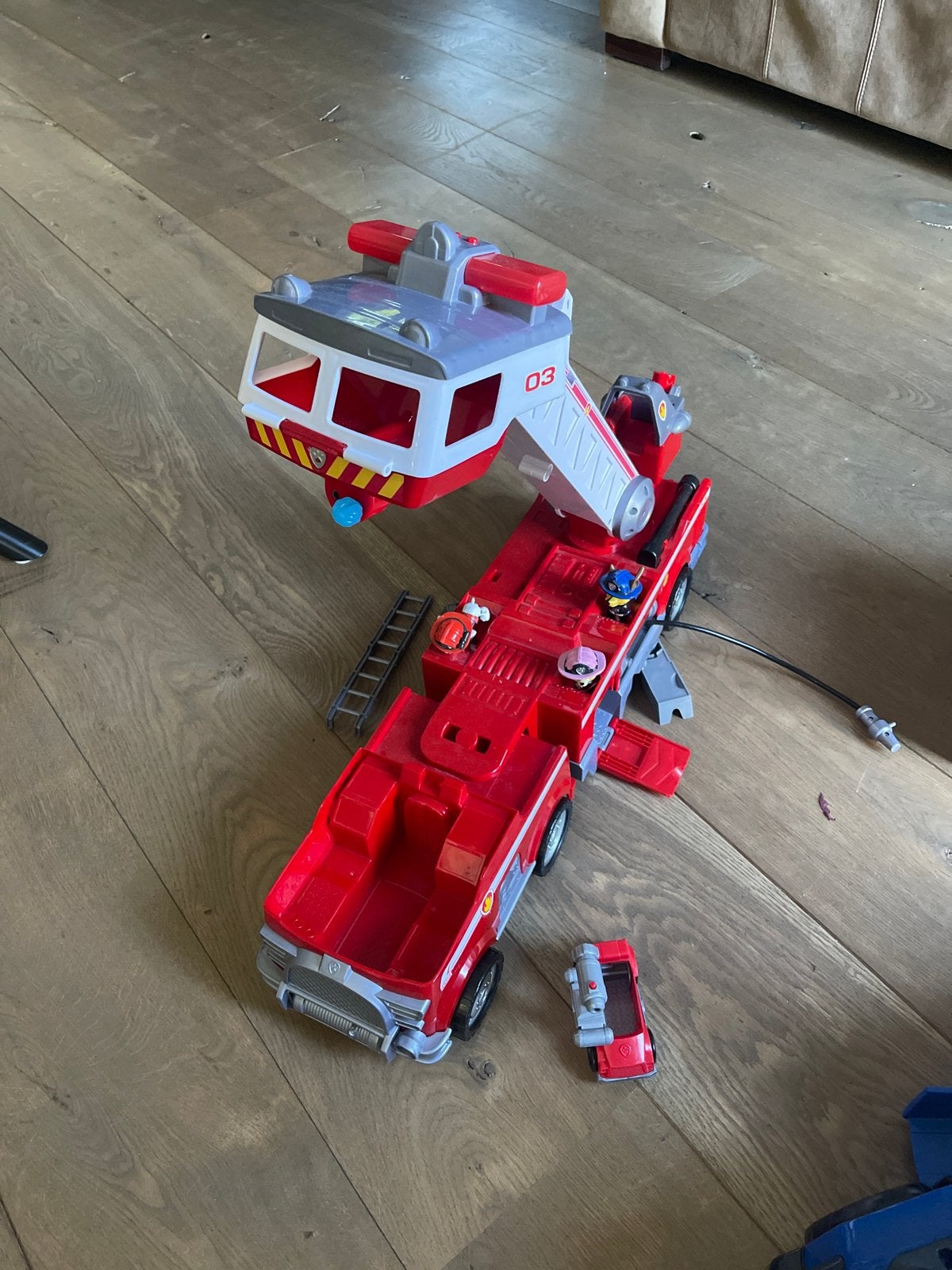 Paw Patrol Ultimate Rescue Brandweerwagen met figuren, Ophalen of Verzenden, Zo goed als nieuw