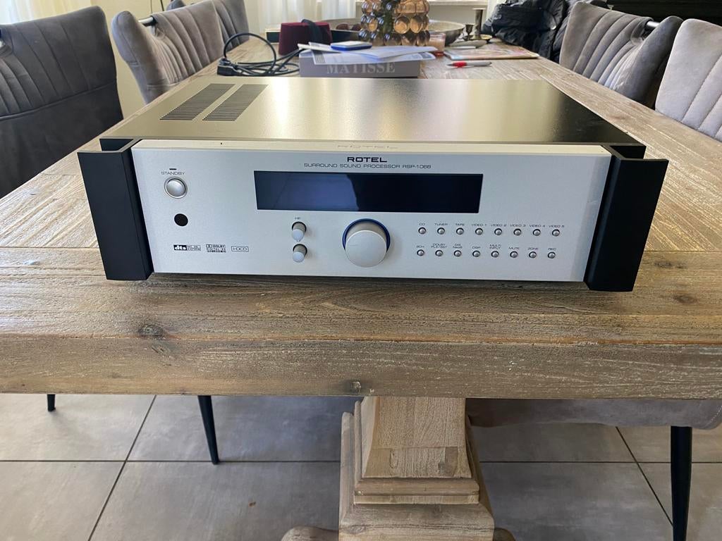 Rotel RSP 1068 voor versterker, Audio, Tv en Foto, Versterkers en Receivers, Ophalen of Verzenden, Zo goed als nieuw, 120 watt of meer