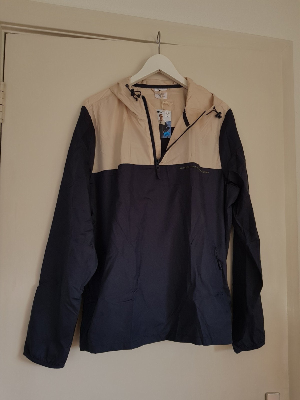 Windjack maat m blauw beige nieuw, Ophalen of Verzenden, Nieuw, Maat 48/50 (M), Blauw