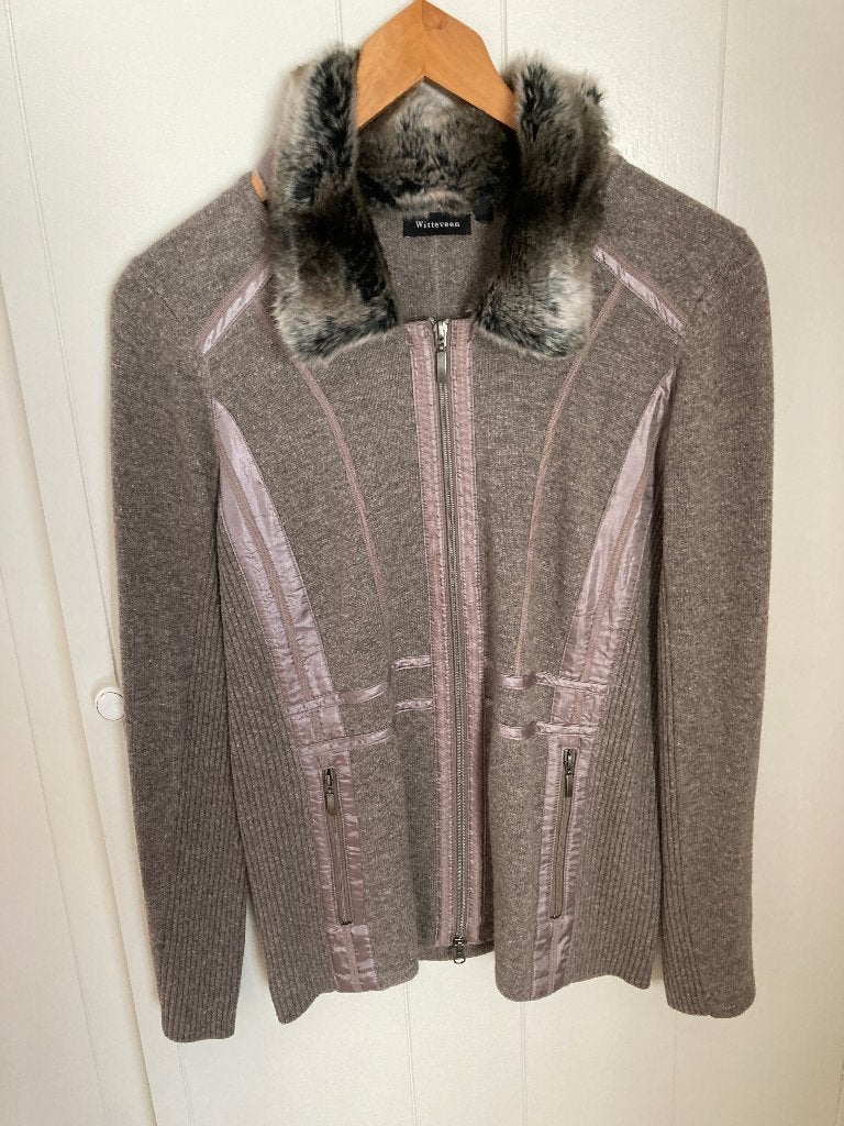 Vest met afneembaar imitatie Bontje - Maat L, Kleding | Dames, Truien en Vesten, Witteveen, Ophalen of Verzenden, Zo goed als nieuw