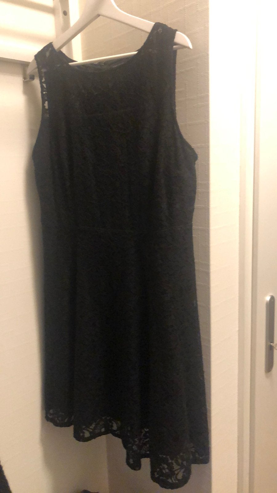 Schitterende zwarte A-lijn jurk maat 46, Kleding | Dames, Overige typen, Zwart, Maat 46/48 (XL) of groter, Nieuw