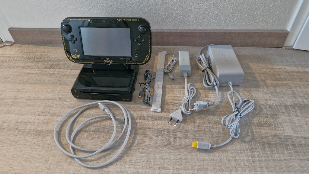 Wii U - Zelda The Wind Waker Limited Edition, Spelcomputers en Games, Spelcomputers | Nintendo Wii U, Ophalen of Verzenden, Refurbished