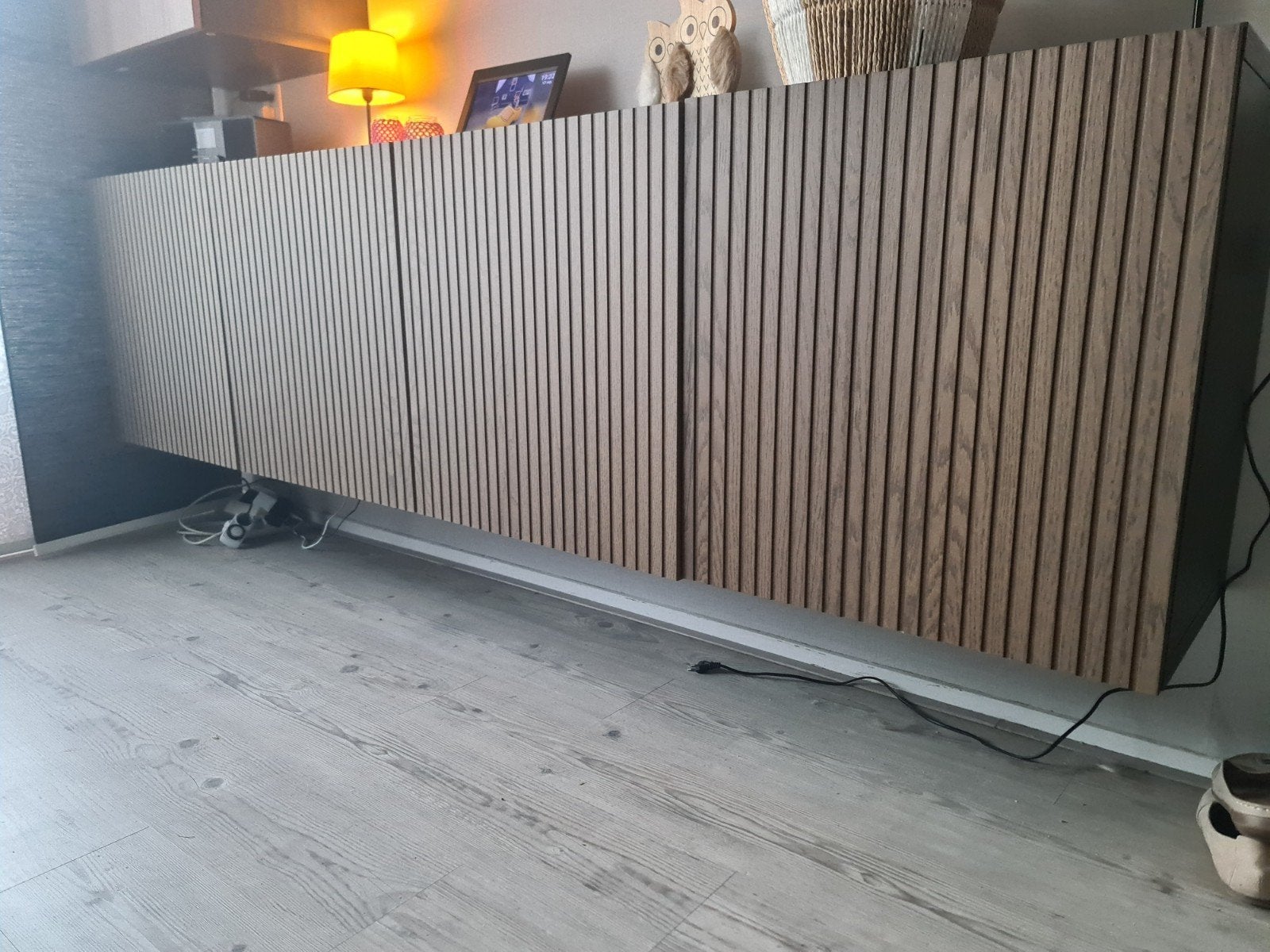 besta bjorkoviken bruin gebeitst eiken 60cm x 64cm  4 deuren, Ophalen, Gebruikt