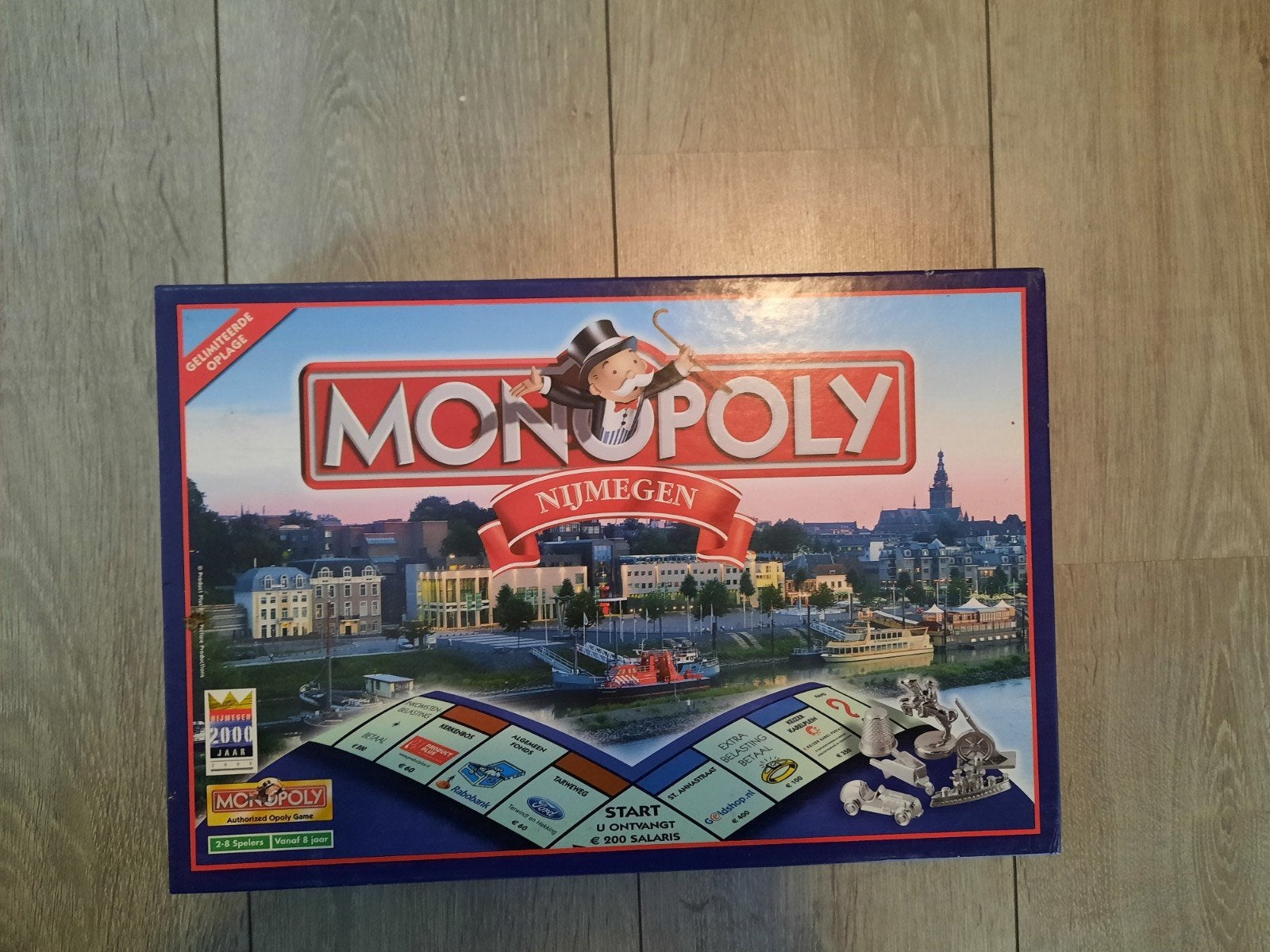 Monopoly Nijmegen - Gelimiteerde Oplage, Hobby en Vrije tijd, Drie of vier spelers, Ophalen of Verzenden, Zo goed als nieuw, Hasbro