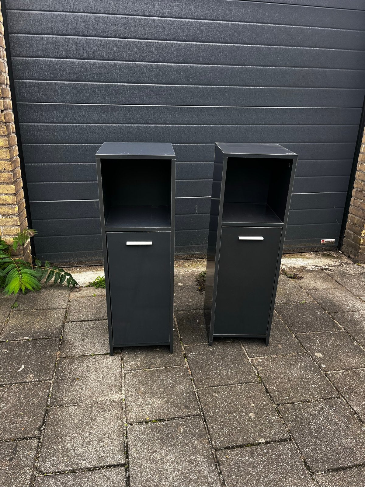 2 Donkergrijze Kastjes - 30x30x96 cm, Ophalen, Gebruikt