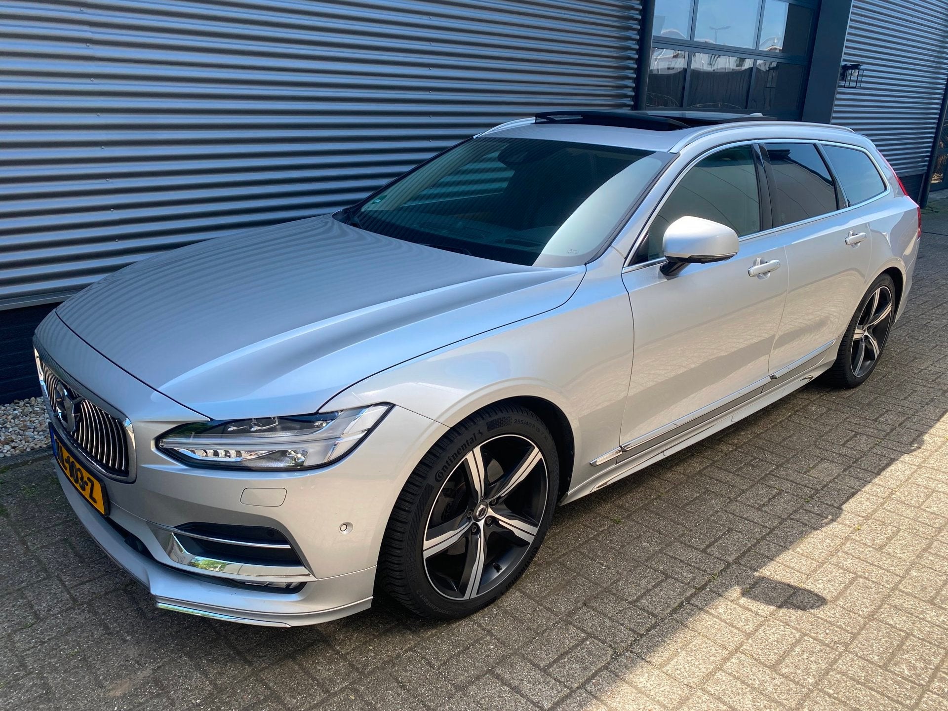 Volvo V90 2.0 D4 Inscription Volle uitvoering!, Auto's, 1969 cc, Diesel, 22 km/l, Zilver of Grijs