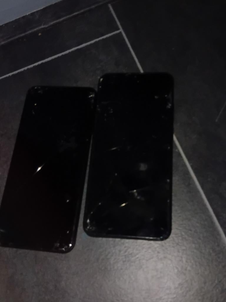 2 kappotte Samsung telefoons, Telecommunicatie, Mobiele telefoons | Samsung, Overige modellen, Zwart, Touchscreen, Ophalen of Verzenden