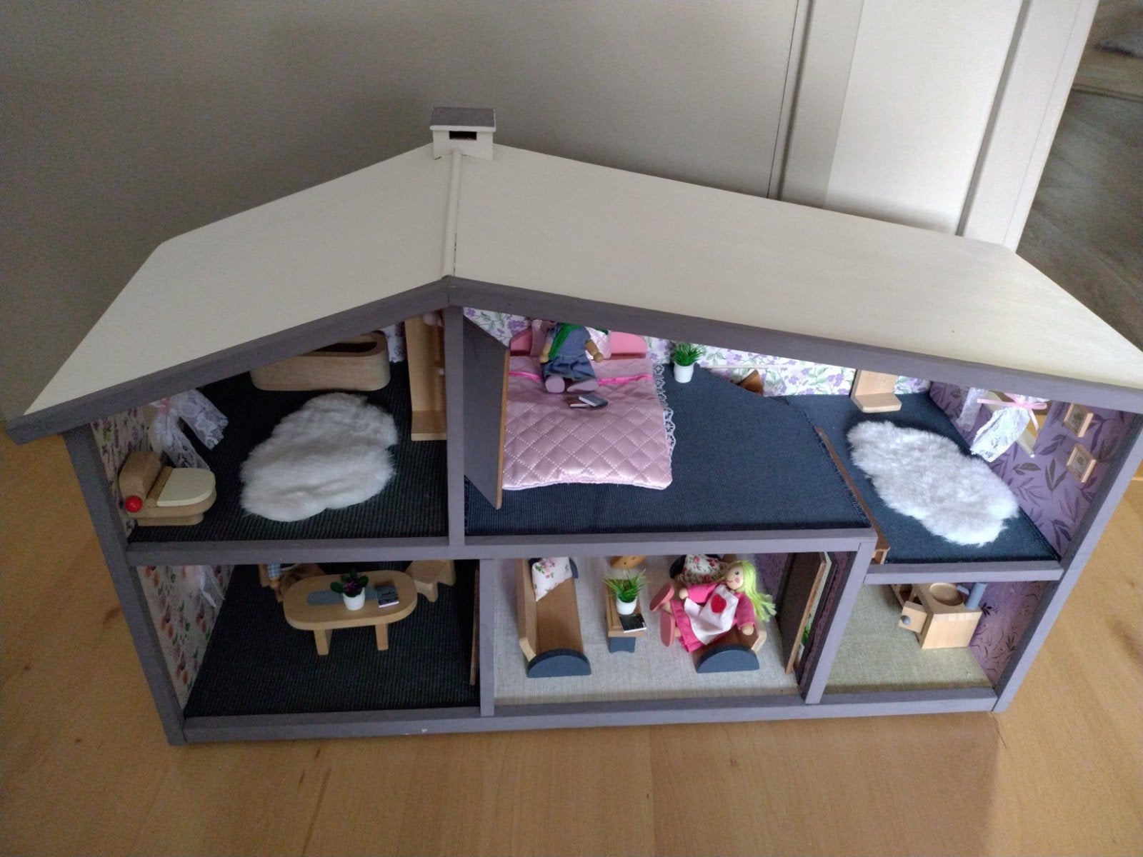 Compleet Lundby poppenhuis met meubels en poppen, Kinderen en Baby's, Speelgoed | Poppenhuizen, Ophalen of Verzenden, Zo goed als nieuw