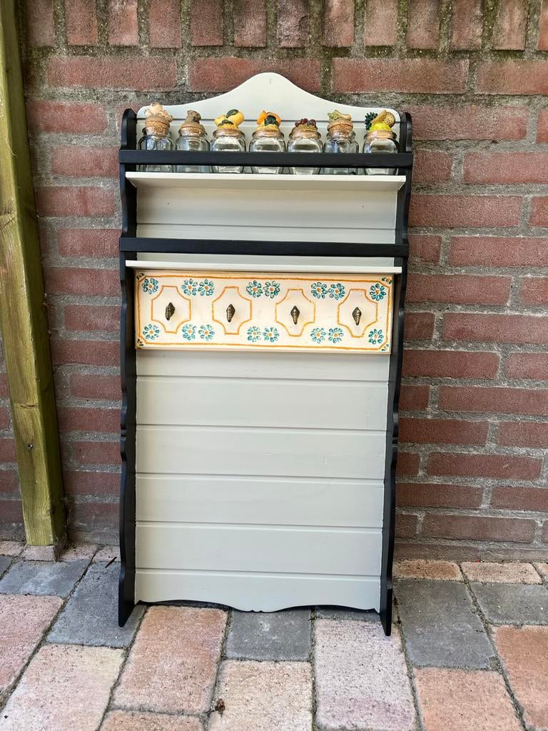 Geverfd kruidenrekje met potjes en haakjes, Huis en Inrichting, Keuken | Keukenbenodigdheden, Ophalen, Gebruikt, Grijs