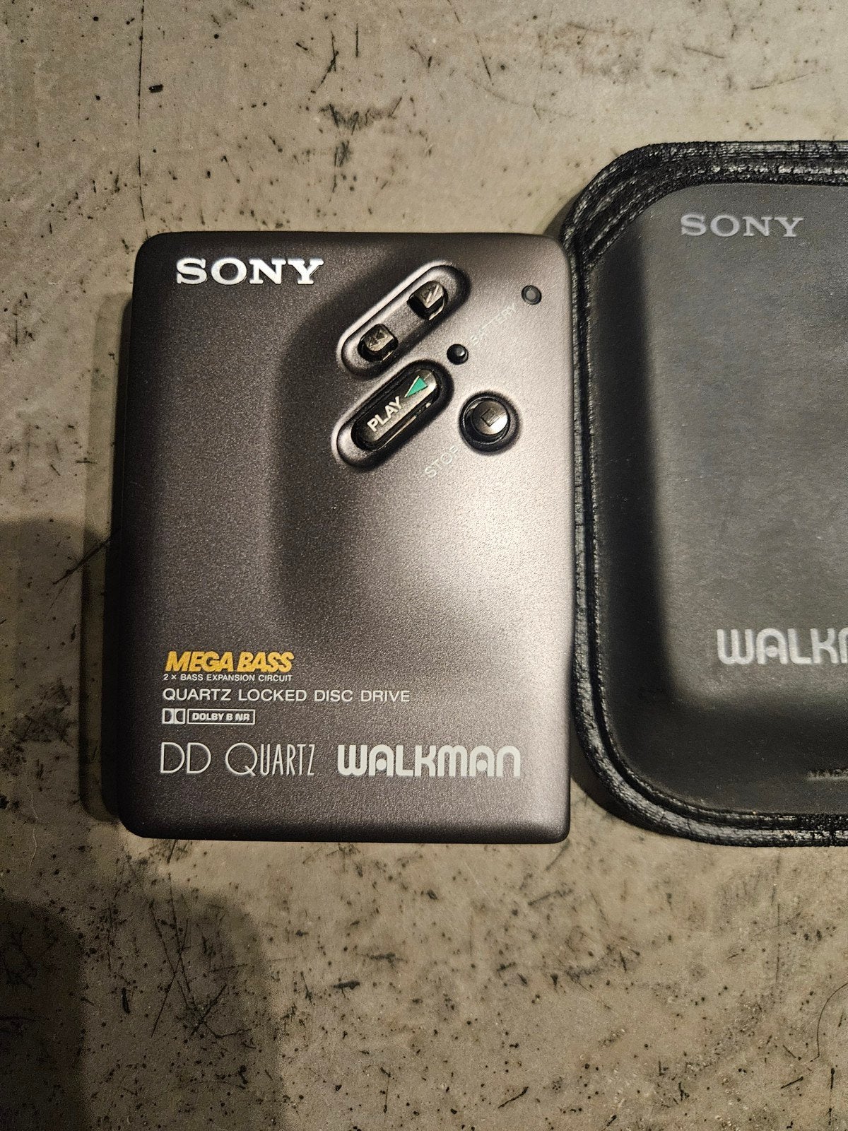 Sony Walkman DD Quartz met Mega Bass en Dolby NR, Audio, Tv en Foto, Walkmans, Discmans en Minidiscspelers, Ophalen of Verzenden