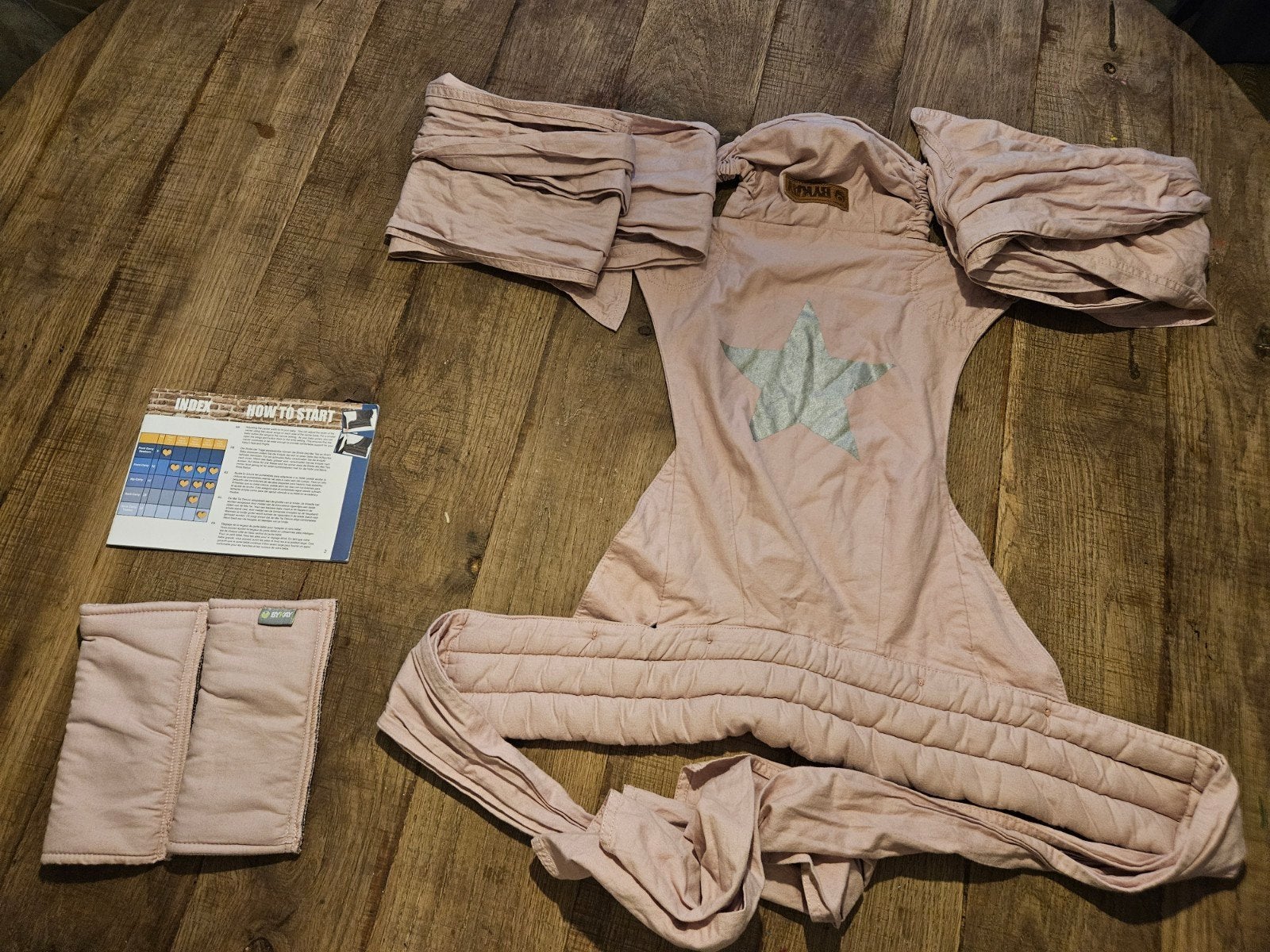 ByKay Mei Tai Deluxe draagdoek oudroze + handleiding, Overige merken, Gebruikt, Buik of Rug, Ophalen of Verzenden