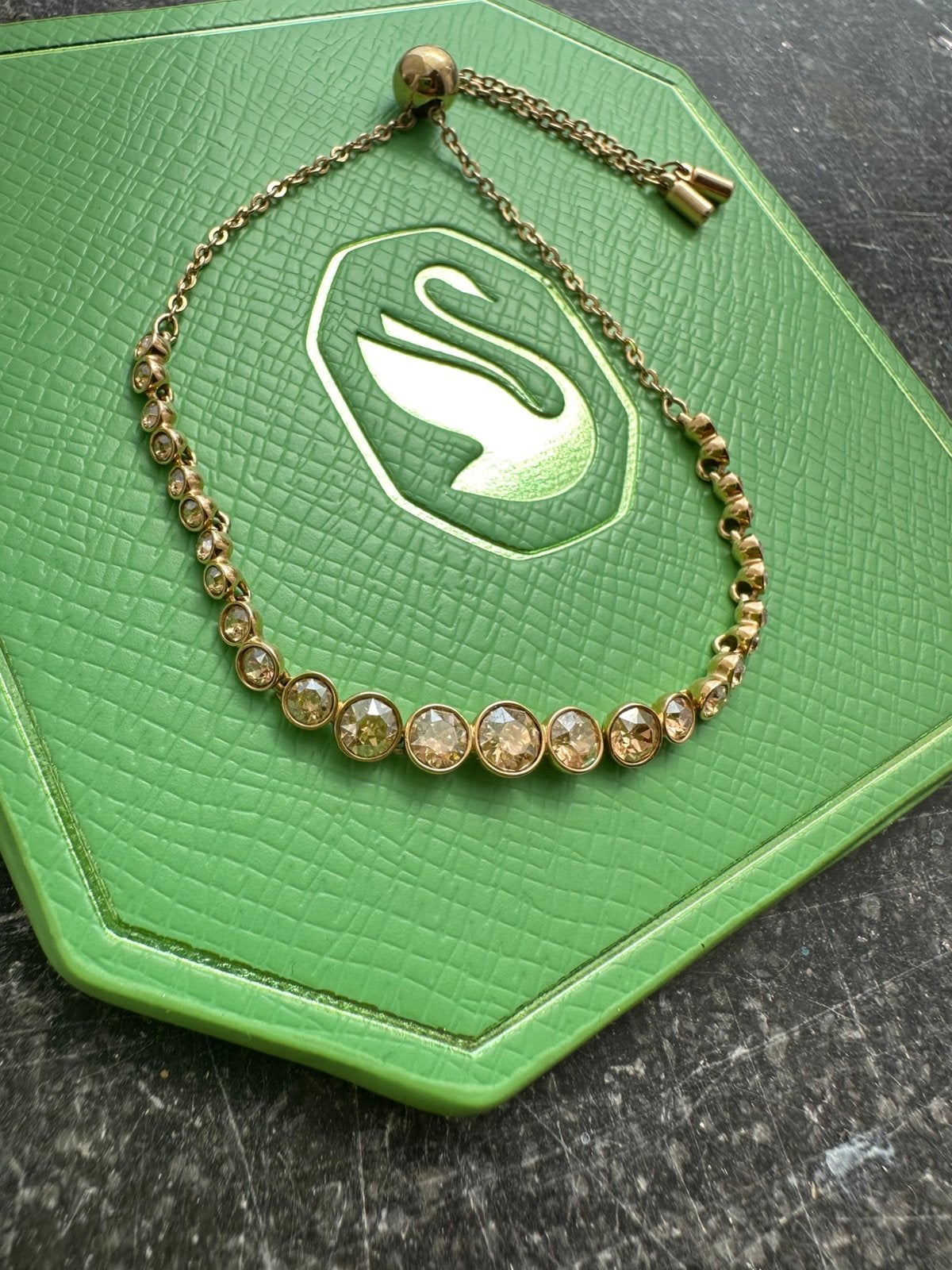 Swarovski armband, Ophalen of Verzenden, Zo goed als nieuw, Goud