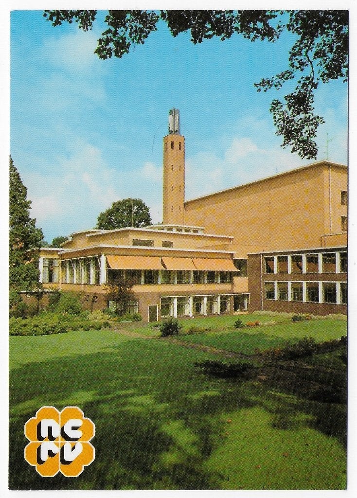 Hilversum NCRV Gebouw Ongelopen Ansichtkaart ( B4693 ), Ophalen of Verzenden, 1980 tot heden, Ongelopen, Noord-Holland