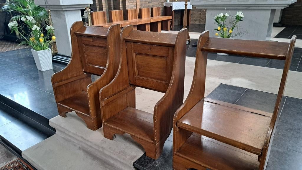 Bidstoel, Antiek en Kunst, Ophalen