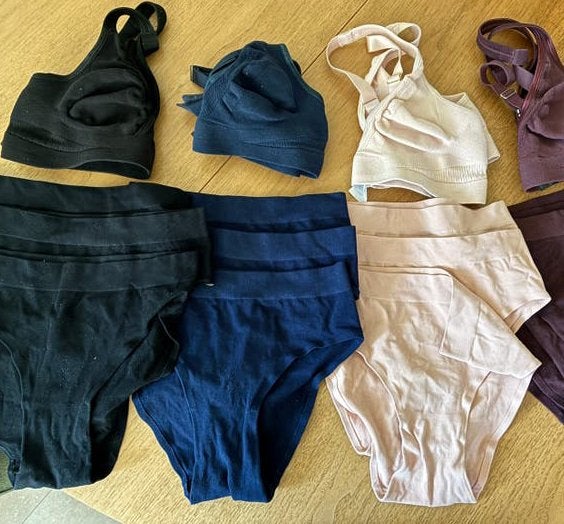 Soft Revolt 3 tuks maat 11 met 9 gratis slips, Kleding | Dames, Verzenden, Zwart, BH