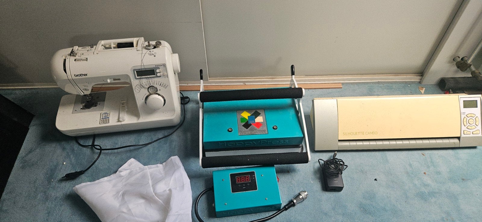 brother innovis 15 naaimachine, happy press en  snijplotter, Hobby en Vrije tijd, Naaimachines en Toebehoren, Ophalen, Gebruikt