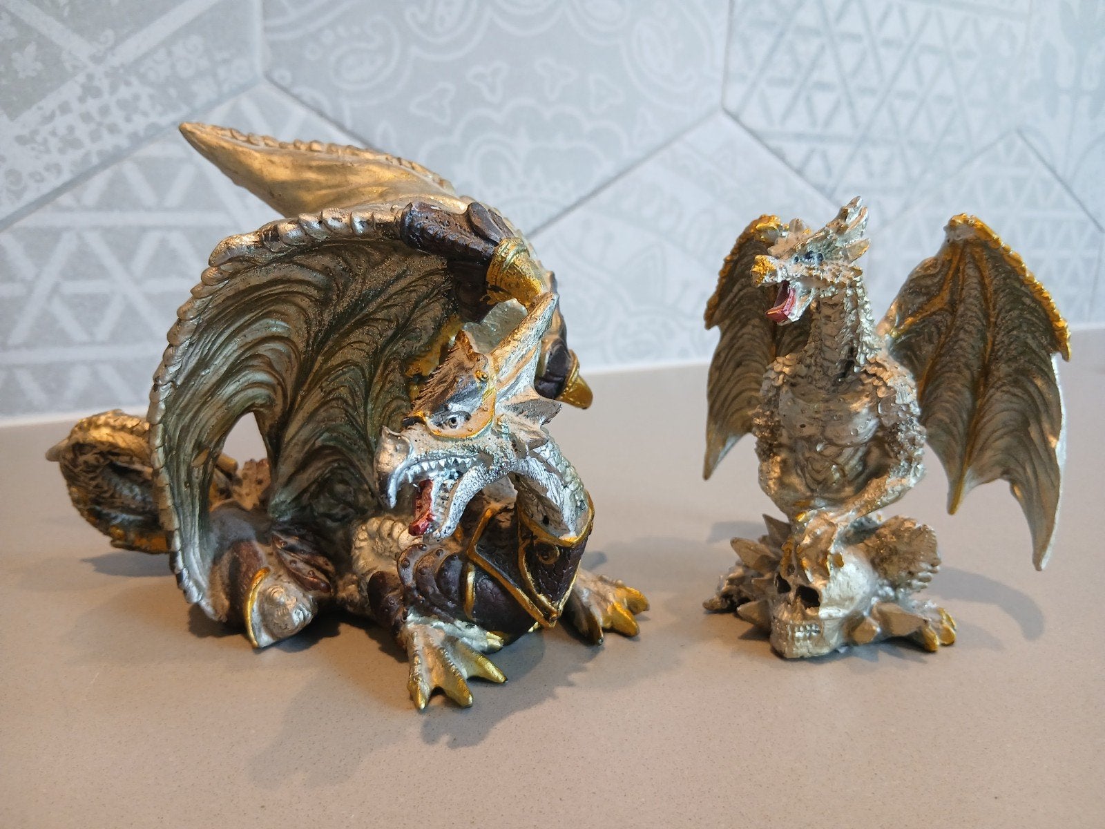 Set van 2 draken beeldjes - Fantasy decoratie, Ophalen of Verzenden, Zo goed als nieuw, Fantasy