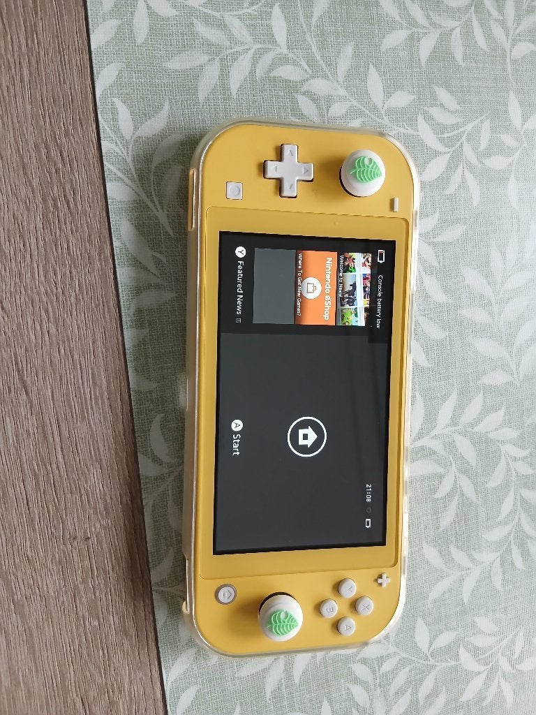 Nintendo switch lite, Spelcomputers en Games, Spelcomputers | Nintendo Switch Lite, Ophalen, Geel, Zo goed als nieuw, Met beschermhoes of tas