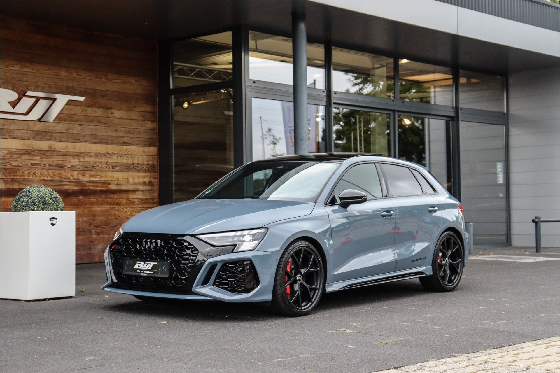 Audi RS3 Sportback 2.5 Quattro *Ceramic/Pano/Massage/B&O/Car, Auto's, Dealer onderhouden, Gebruikt, RS3, Bedrijf