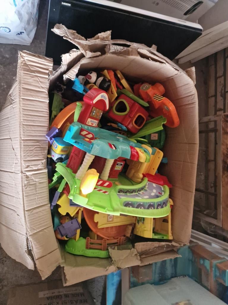 Grote doos vol Toet Toet Auto's en VTech speelgoed, Ophalen