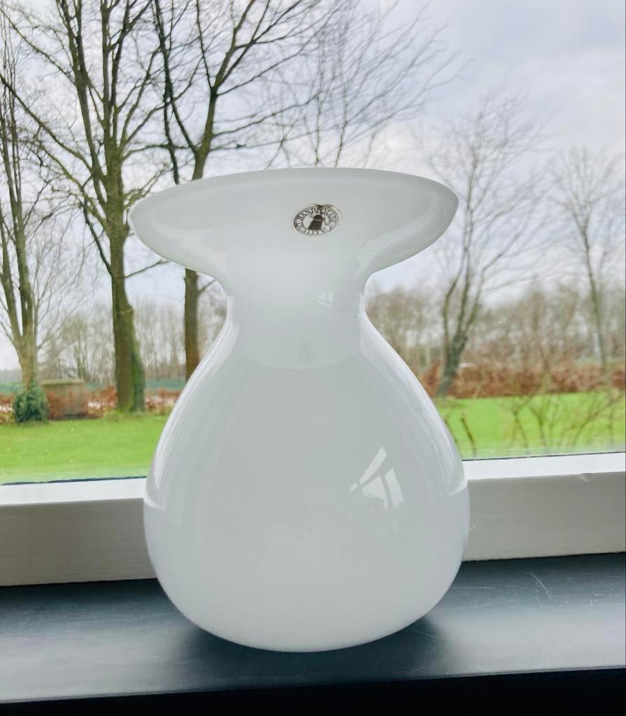 Witte vaas van glas, handgemaakt, Ophalen, 50 tot 75 cm, Wit, Glas