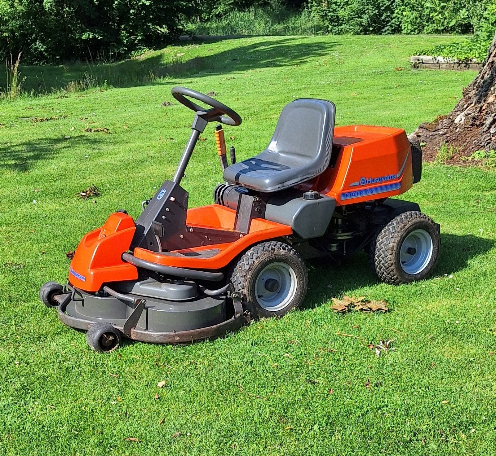 Husqvarna Rider 16 zitmaaier - nieuw maaidek, Ophalen, Nieuw, 50 cm of meer