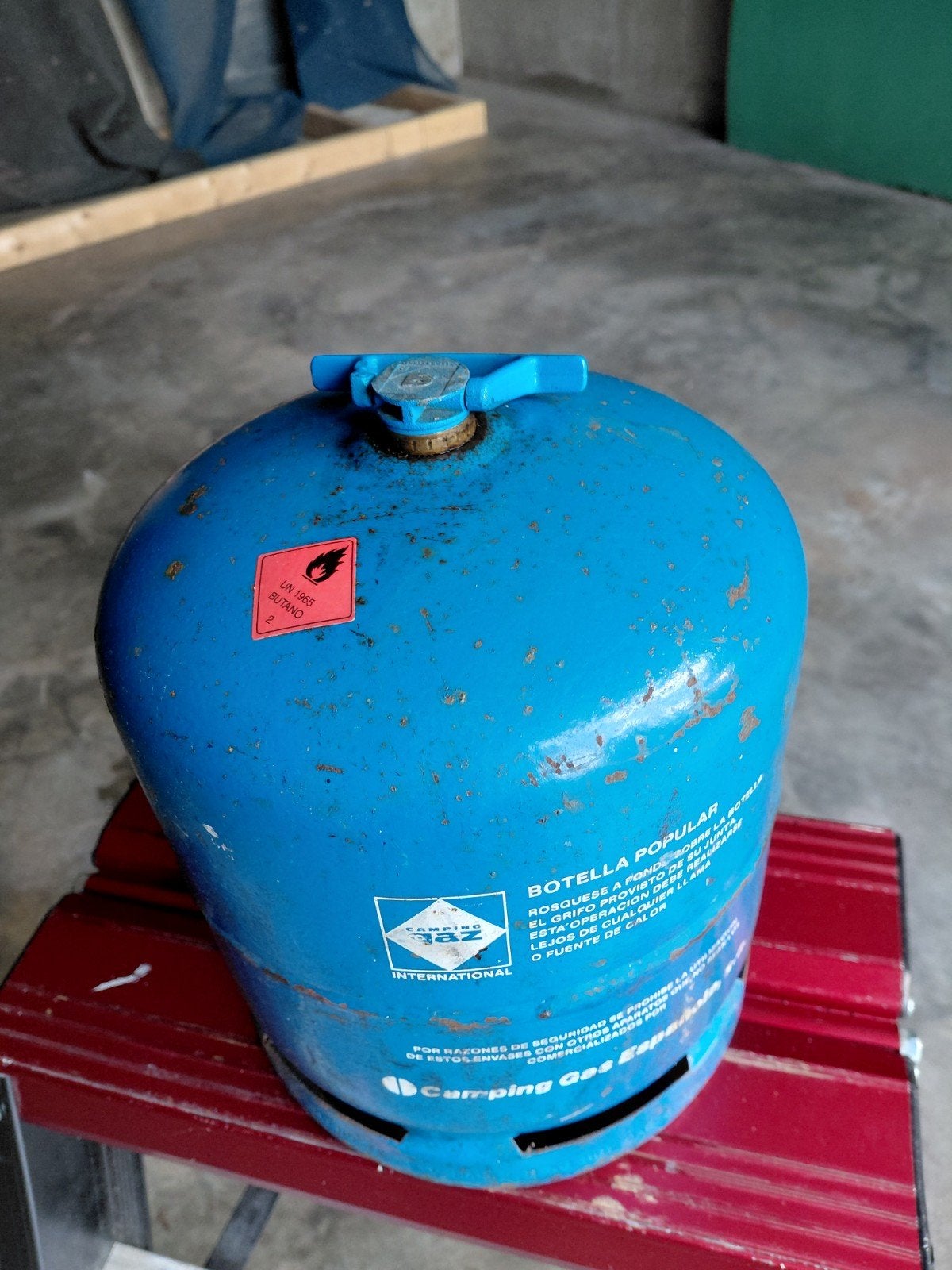 907 Camping gasfles met een beetje gas., Ophalen