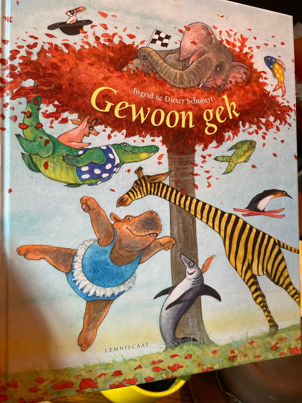 Gewoon gek - Ingrid & Dieter Schubert kinderboek, Fictie algemeen, Jongen of Meisje, Ophalen of Verzenden, Zo goed als nieuw