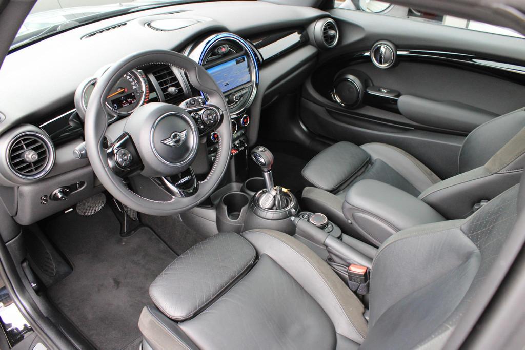 MINI 3-Deurs 2.0 Cooper S Chili Pano | Stoelverwarming | Nav, 1998 cc, Gebruikt, 4 stoelen, Leder en Stof