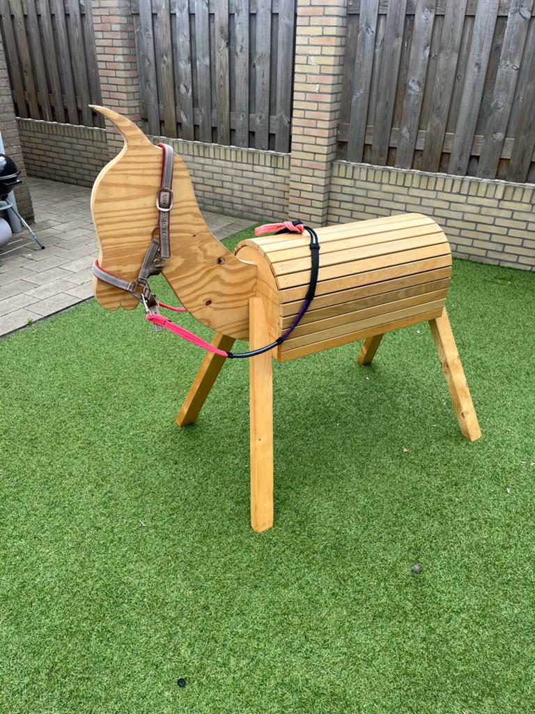 Houten paard., Ophalen, Gebruikt