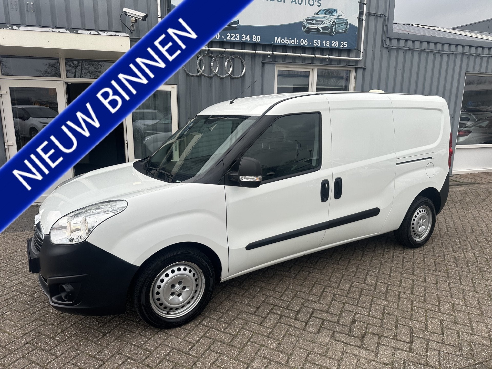 Opel Combo 1.6 CDTi L2H1 Edition automaat (bj 2016), Auto's, Bestelauto's, Euro 5, Stof, Gebruikt, Zwart