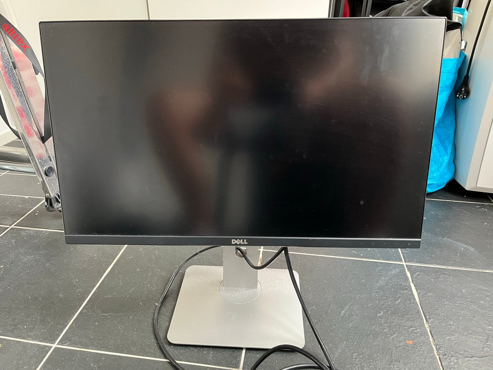 Dell UltraSharp U2515H 25” QHD IPS Monitor:Zo goed als nieuw, Computers en Software, Monitoren, Ophalen, Draaibaar, HDMI, IPS